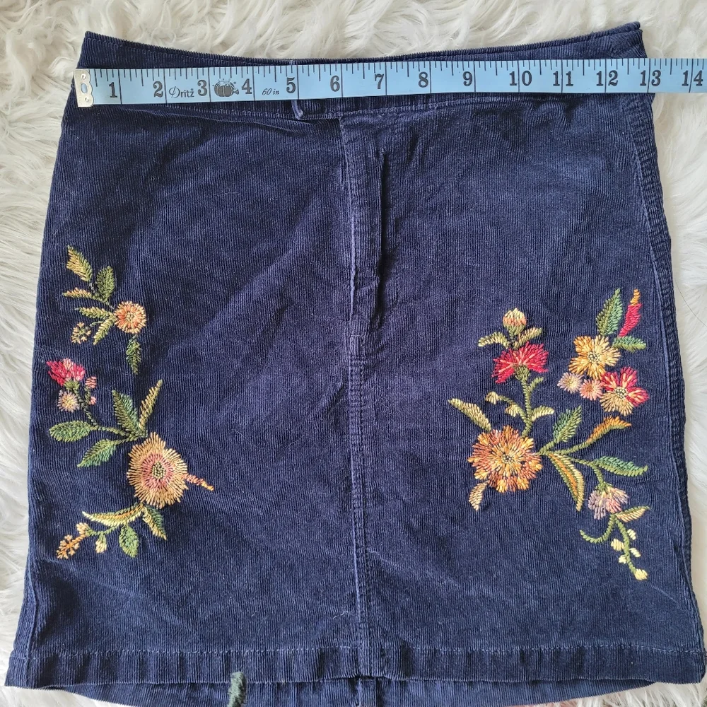 Floral embroidered corduroy skirt - Picture 8 of 9